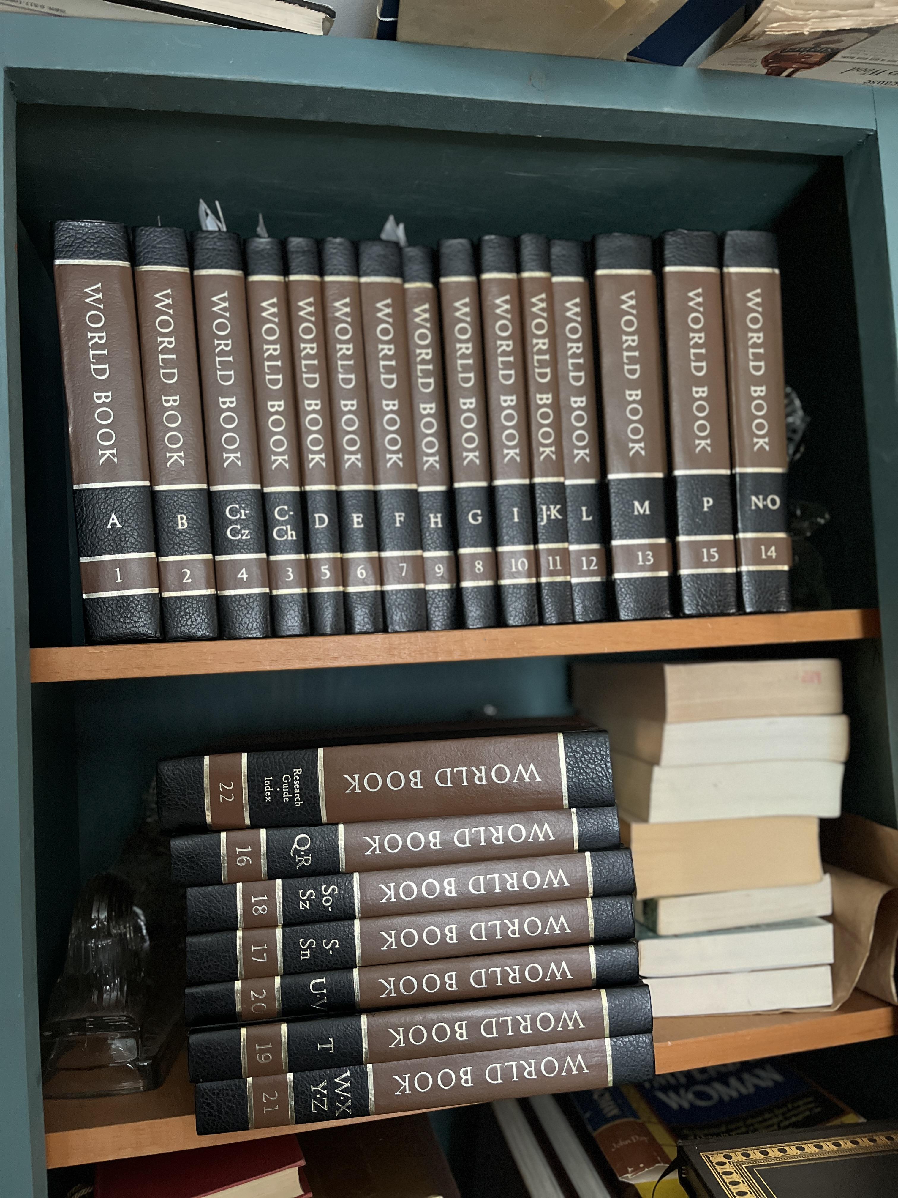 [First Edition] The world book encyclopedia. Complete 22 Volumes [Used - As new] [Hardcover]