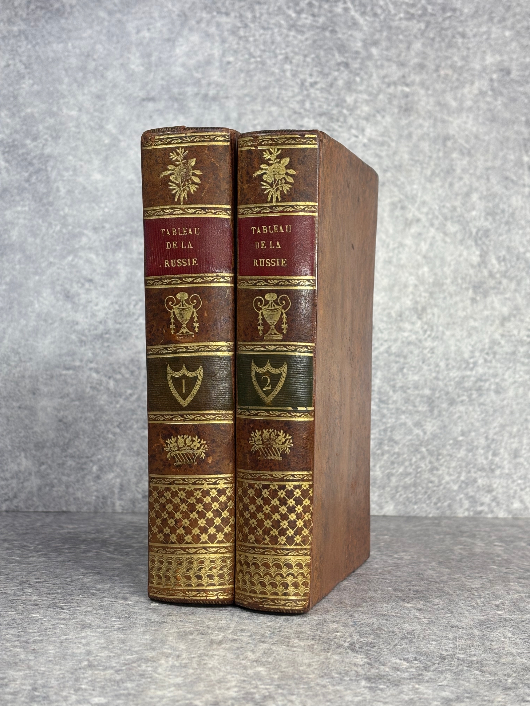 [Signé] TABLEAU HISTORIQUE, GEOGRAPHIQUE, MILITAIRE ET MORAL DE L?EMPIRE DE RUSSIE. DAMAZE DE RAYMOND. [ ] [Couverture rigide]