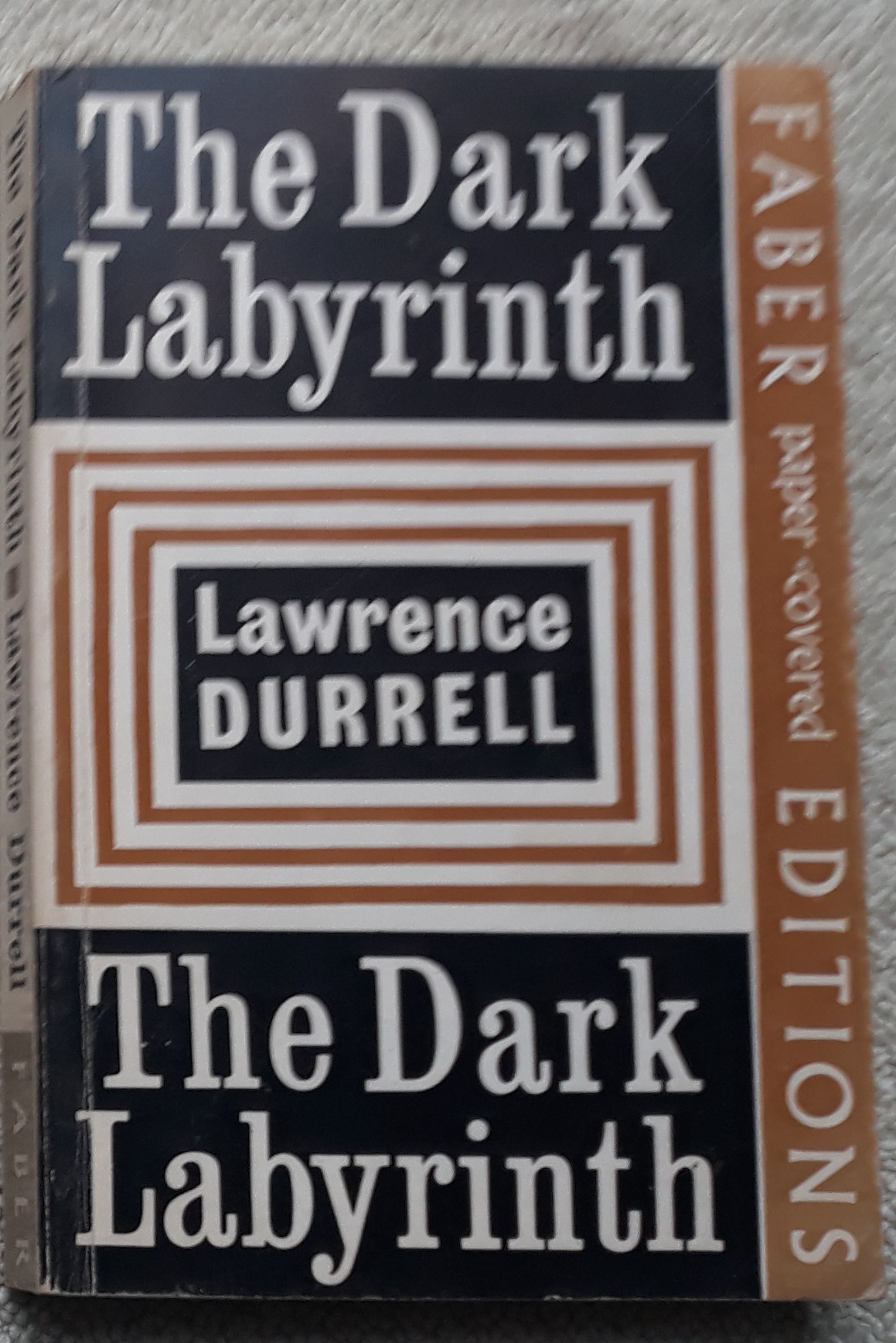 The Dark Labyrinth - Durrell Lawrence