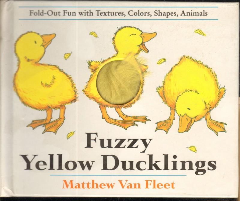 FUZZY　Hill　Windy　Near　Hardcover　by　YELLOW　Fine　Van　Matthew.:　Fleet,　DUCKLINGS.　Books