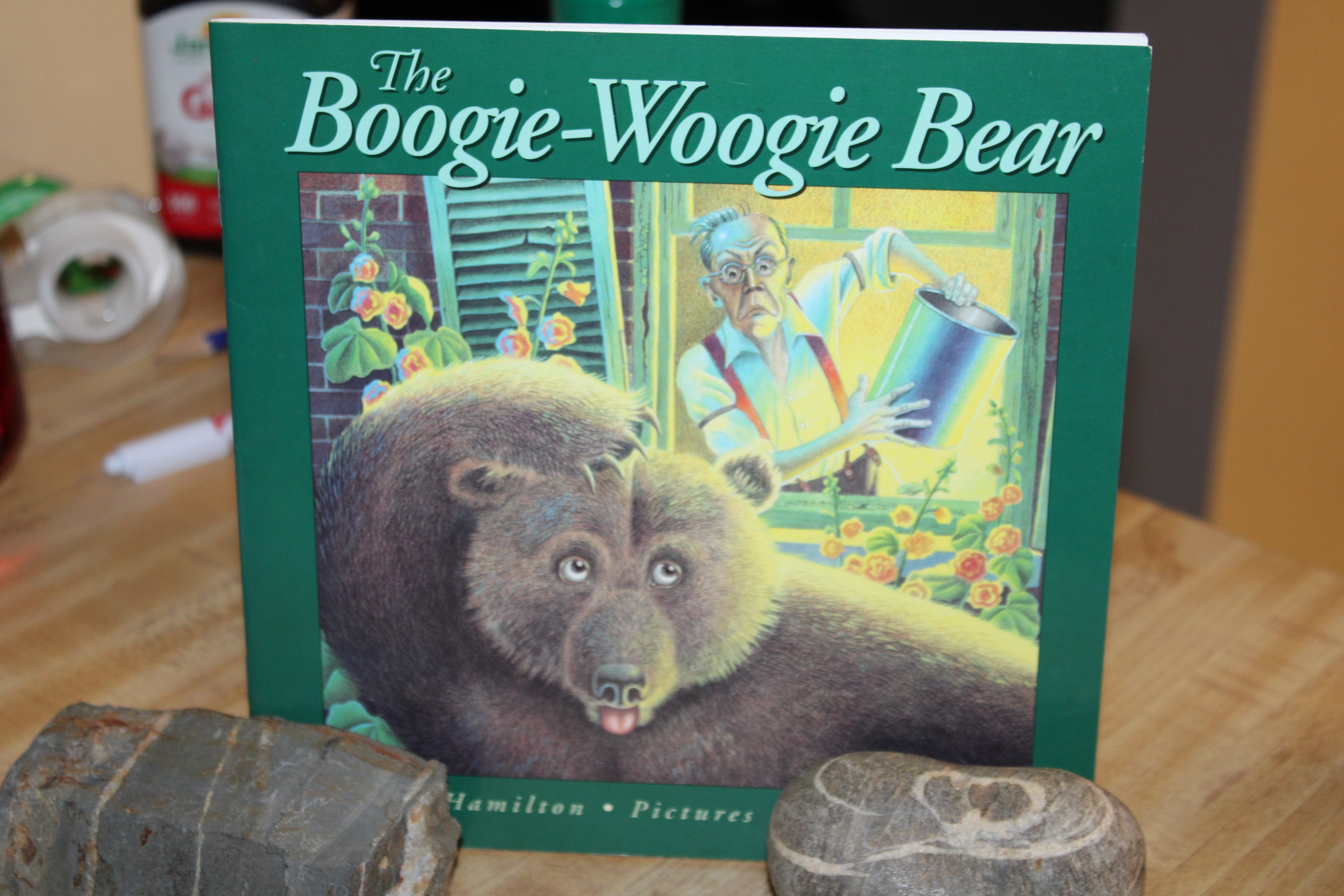 The Boogie Woogie Bear by Hamilton, Arlene: As New Stapled Paper