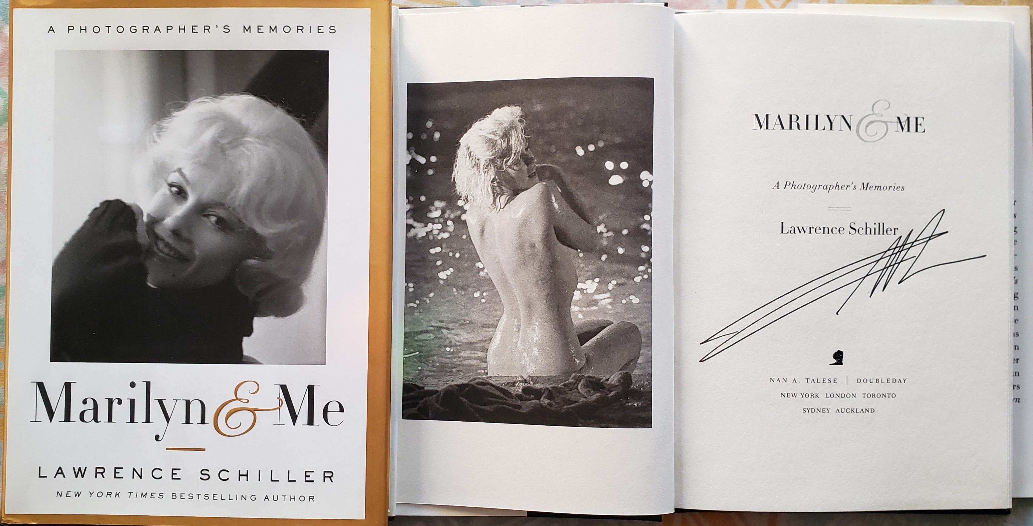 Memories　1st　Author(s)　Lawrence:　Marilyn　a　Fine　Very　Signed　(2012)　Edition,　by　Lawrence　Hardcover　Me:　DR　SCHILLER,　Schiller)　by　Photographer's　(SIGNED　Good　ny　Arts