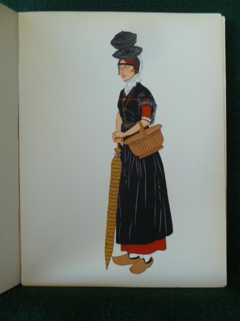 FRENCH COSTUMES VARAGNAC, ANDRE [ ] [Couverture souple]
