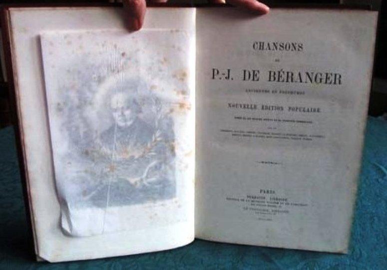 Chansons de P.-J. de Beranger anciennes et posthumes. by BERANGER ...