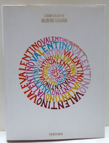 洋書Valentino: A Grand Italian Epic