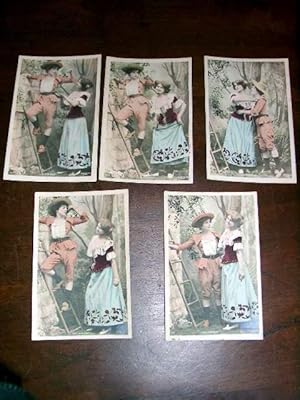Bild des Verkufers fr Carte Postale Ancienne - Serie de 5 cartes postales anciennes colorises reprsentant deux femmes  la ceuillette intitules "Les Cerises" zum Verkauf von JOIE DE LIRE