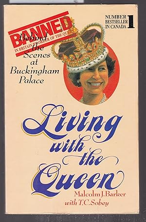 Image du vendeur pour Living with the Queen mis en vente par Laura Books