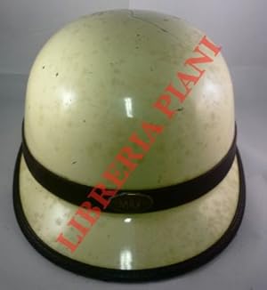 Casco bianco con fascia nera, per il gioco del polo,