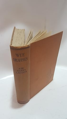 Bild des Verkufers fr WEE DRAPPIES. zum Verkauf von Cambridge Rare Books