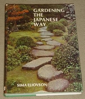 Image du vendeur pour Gardening the Japanese Way mis en vente par Makovski Books