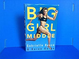 Image du vendeur pour Big Girl in the Middle mis en vente par Dela Duende Books