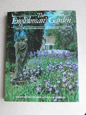 Immagine del venditore per The Englishman's Garden venduto da Buybyebooks