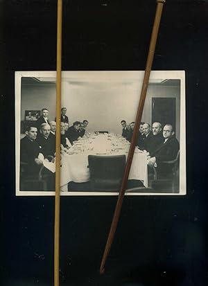 Fotografie eines Treffens bei der Universität in sofia am 7.7. 1943. Die Teilnehmer haben auf der...