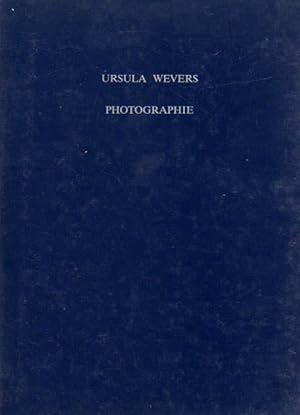 Bild des Verk�ufers f�r Photographie 1981-84. Eine Publikation zu den Ausstellungen "Der Tod des Philosophen", Rheinisches Landesmuseum Bonn, 26.2.-8.4.1985 [und weitere Stationen]. zum Verkauf von Antiquariat Querido - Frank Hermann
