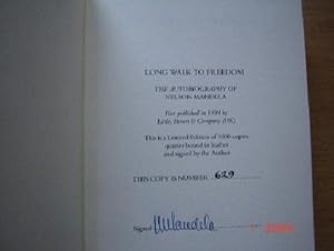 Bild des Verkufers fr Long Walk to Freedom : The Autobiography of Nelson Mandela zum Verkauf von Chapter 1