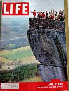 Bild des Verkufers fr Life Magazine April 25, 1960 -- Cover: Lover's Leap in Rock City, Tennessee zum Verkauf von Moneyblows Books & Music