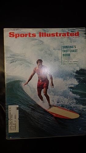 Immagine del venditore per Sports Illustrated July 18, 1966 Surfing legend Phil Edwards Virginia Beach, with surf legend Phil Edwards on the cover IN RED Swim Trunks as he rides the waves at Virginia Beach. venduto da Bluff Park Rare Books