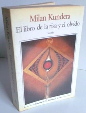 Imagen del vendedor de El Libro de la Risa y el Olvido a la venta por La Social. Galera y Libros