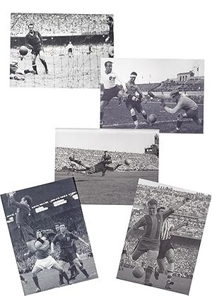 Imagen del vendedor de FUTBOL -5 LAMINAS AGENCIA EFE en B/N (1926-1936 Ricardo Zamora disparo a JosSamitier PartidoCatalua-Centro/1949 Eizaguirre y Asensi / 1950 GolZarra Inglaterra CampeonatoMundial Brasil/1953Ramallets CopaGeneralisimo AtBilbao-Barsa/1953LadislaoKubala ) a la venta por CALLE 59  Libros