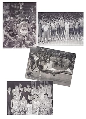 Imagen del vendedor de BALONCESTO- 4 LAMINAS AGENCIA EFE en B/N (1984 Selec Espaola Baloncesto MedallaPlata Olimpiadas Los Angeles final vs EEUU/1984 Fernando Martin Ewing y Jordan JJ.OO. Los Angeles vs EEUU/1965 Real Madrid Campen Europa/1971 Vicente Ramos RMad Copa Europa a la venta por CALLE 59  Libros