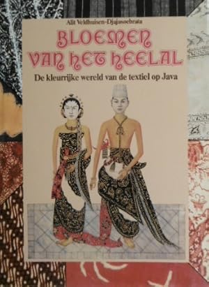 Bild des Verkufers fr Bloemen van het heelal. De kleurrijke wereld van de textiel op Java. zum Verkauf von Gert Jan Bestebreurtje Rare Books (ILAB)