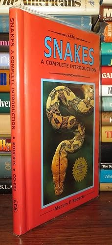 Imagen del vendedor de SNAKES A Complete Introduction a la venta por Rare Book Cellar