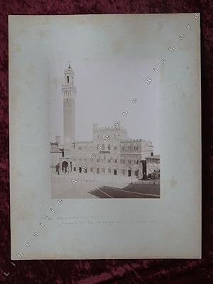 Image du vendeur pour Photographie ancienne : Italia, Siena (Sienne) - Palazzo publico. mis en vente par Librairie Ancienne Richard (SLAM-ILAB)