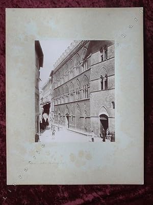 Image du vendeur pour Photographie ancienne : Italia, Siena (Sienne) - Palazzo Buonsignori. mis en vente par Librairie Ancienne Richard (SLAM-ILAB)