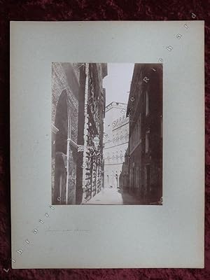 Image du vendeur pour Photographie ancienne : Italia, Siena (Sienne) - Palazzo Saracini. mis en vente par Librairie Ancienne Richard (SLAM-ILAB)