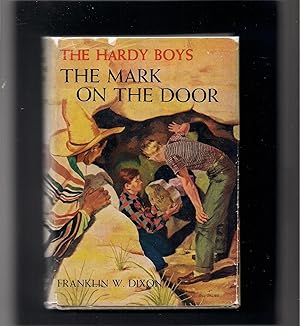 Immagine del venditore per The Hardy Boys #13-The Mark on the Door venduto da Beverly Loveless