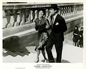 Bild des Verkufers fr Divorce Italian Style (Collection of 6 photographs from the 1961 film) zum Verkauf von Royal Books, Inc., ABAA