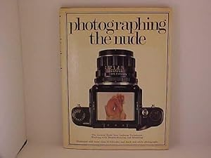 Image du vendeur pour Photographing the Nude mis en vente par Gene The Book Peddler