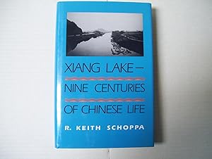 Bild des Verkufers fr Xiang Lake - Nine Centuries of Chinese Life zum Verkauf von Jerry Merkel
