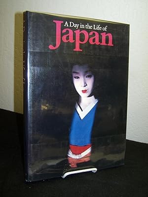 Imagen del vendedor de A Day in the LIfe of Japan. a la venta por Zephyr Books