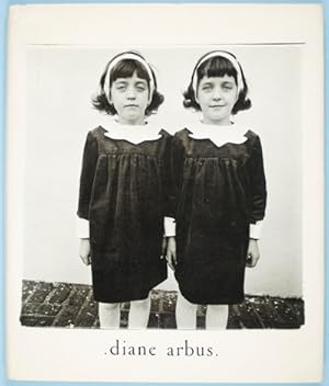 Bild des Verkufers fr Diane Arbus: An Aperture Monograph zum Verkauf von ERIC CHAIM KLINE, BOOKSELLER (ABAA ILAB)