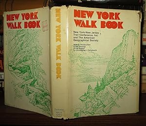 Immagine del venditore per NEW YORK WALK BOOK venduto da Rare Book Cellar