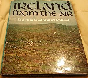 Bild des Verkufers fr Ireland From The Air zum Verkauf von Hastings of Coral Springs