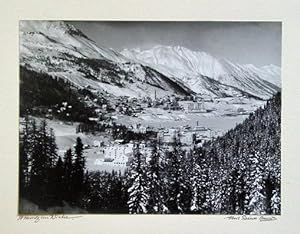 St. Moritz im Winter. Orig.-Photographie, 17 x 23 cm auf Trägerblatt u. Halbkarton (30 x 37,5 cm)...