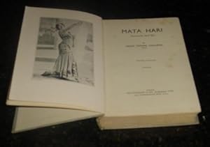 Bild des Verkufers fr Mata Hari - Courtesan and Spy zum Verkauf von Makovski Books
