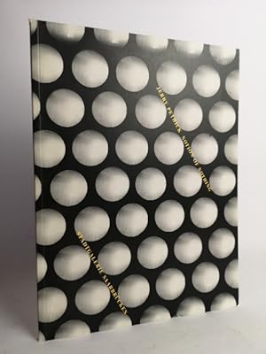 Bild des Verkufers fr Arrays : notion of nothing; falling light; (Ausstellung: Stadtgalerie Saarbrcken 29.10.94 - 8.1.95) zum Verkauf von ANTIQUARIAT Franke BRUDDENBOOKS