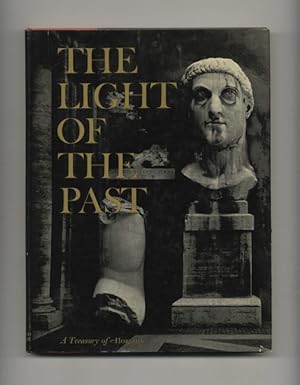 Bild des Verkufers fr The Light of the Past zum Verkauf von Books Tell You Why  -  ABAA/ILAB