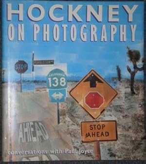 Bild des Verkufers fr Hockney on Photography. Conversations with Paul Joyce. zum Verkauf von Antiquariat Johann Forster