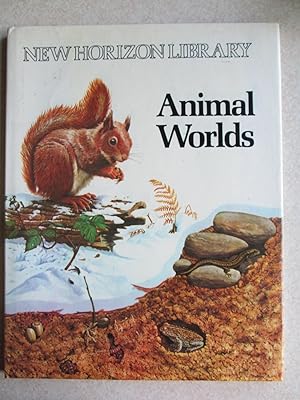 Immagine del venditore per Animal Worlds. (New Horizon Library) venduto da Buybyebooks
