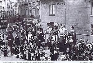 FOTOGRAFÍA COMPARSA DE GIGANTES ante la Audiencia en las fiestas del Pilar, 12 de Octubre de 1931...