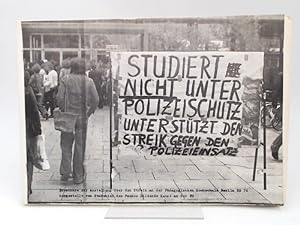 Broschüre zur Ausstellung über den Streik an der Pädagogischen Hochschule Berlin SS 76. Hergestel...