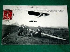 Image du vendeur pour Carte Postale Ancienne - LA CLAYETTE. (Aviation des 7,8,9 avril 1912). Chute de Hanouille, le Lundi 8 avril, brisant son appareil. mis en vente par JOIE DE LIRE