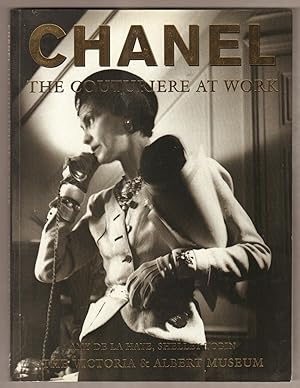 Imagen del vendedor de Chanel. The Couturiere at Work. a la venta por Antiquariat Neue Kritik