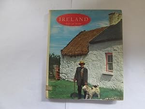 Immagine del venditore per Ireland in Colour venduto da Goldstone Rare Books