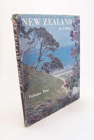 Image du vendeur pour New Zealand in colour : Volume two / Photographs by Kenneth and Jean Bigwood. Text by John Pascoe mis en vente par Versandantiquariat Buchegger