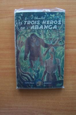 Seller image for COLLECTION JUNIOR n 20 : LES TROIS HEROS DE L'ABANGA for sale by KEMOLA